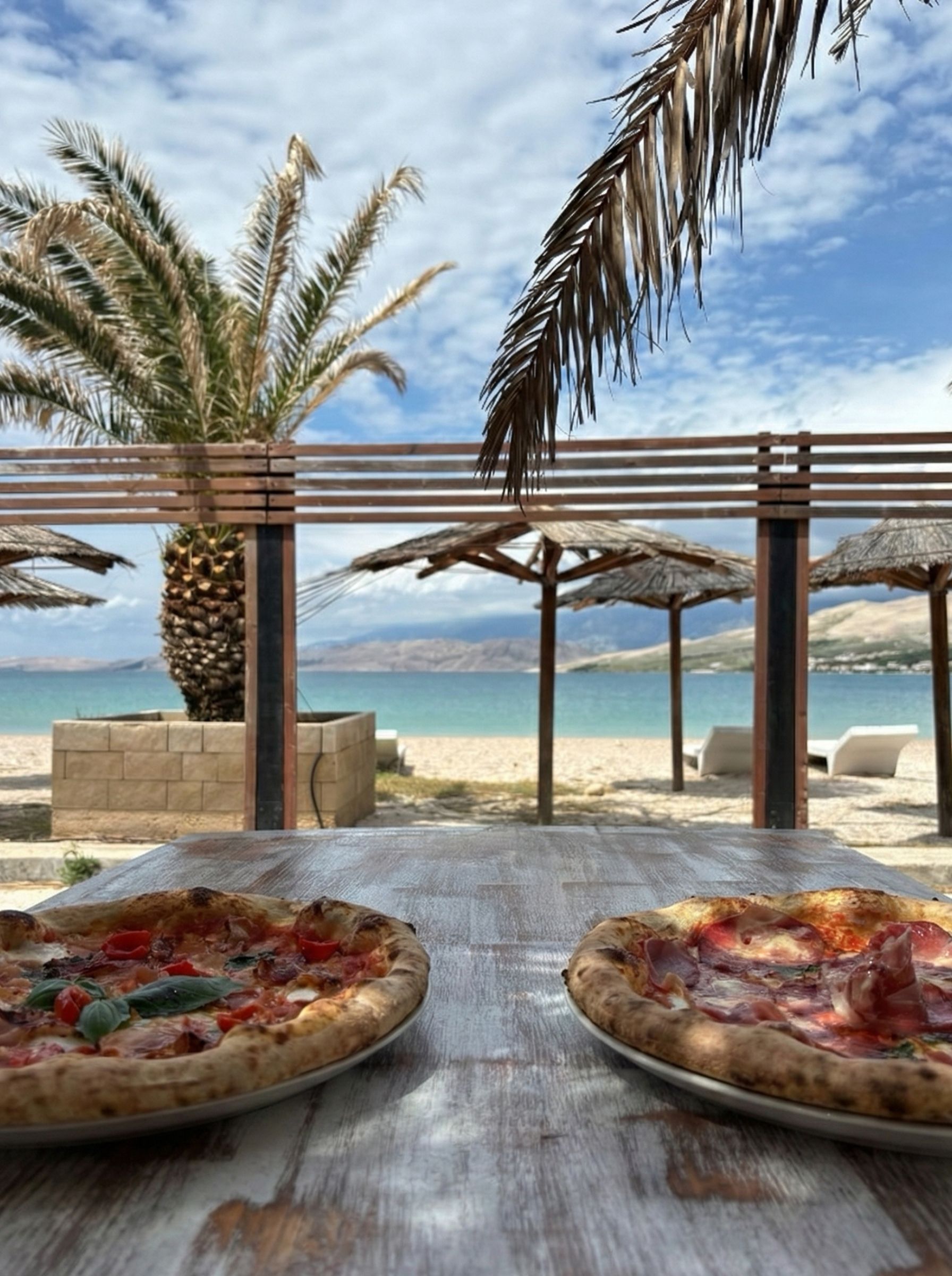 d10-pizza-beach